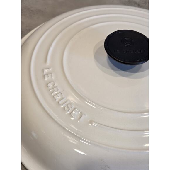Le Creuset 12" diameter #30 LID ONLY Off White EUC Black Knob Made In France - Picture 2 of 8